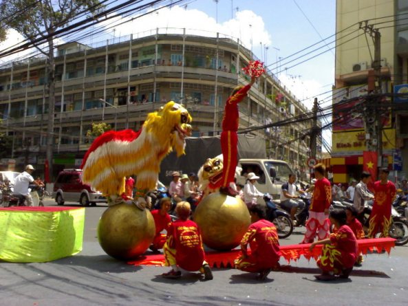 Múa trống hội – mua trong hoi.